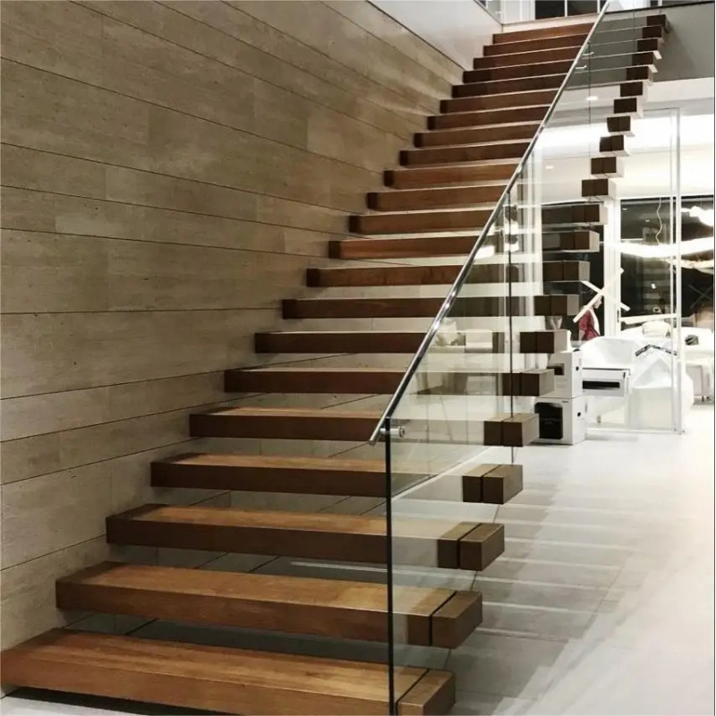 Escalier flottant minimaliste  - Interior Design Open Space avis et prix