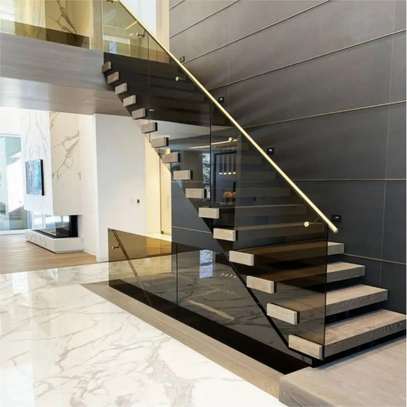Escalier flottant minimaliste  - Interior Design Open Space avis et prix